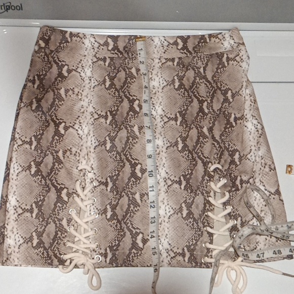 Snake skin skirt multi sizes med and large mini skirt - Picture 8 of 12